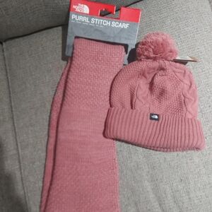 NWT - The North Face Purrl Stitch Scarf and Cable Minna Beanie. Mesa Rose. OS.